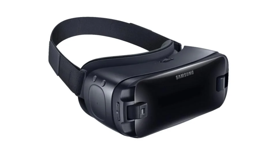 Gear VR Headset powered by Oculus